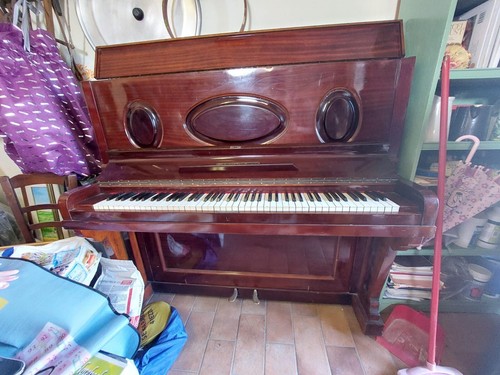 Pianoforte verticale vintage - pianoforte,